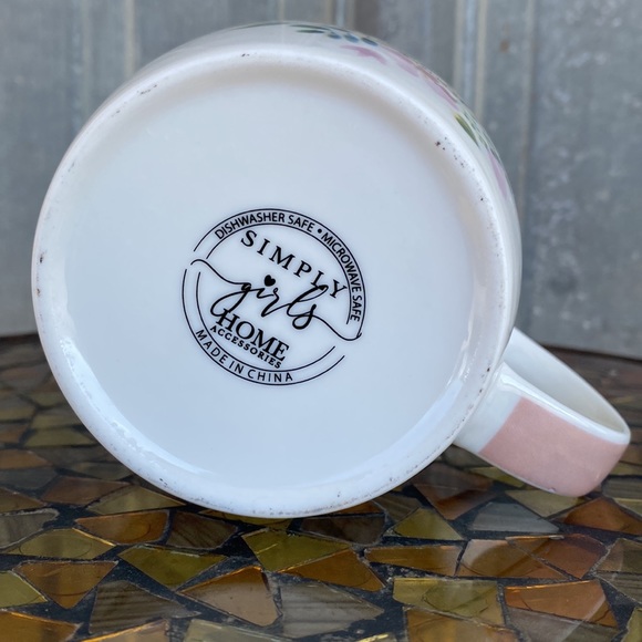 Beautiful “Jesus Is The Light” John 1:4-5 Coffee Mug - Picture 6 of 6